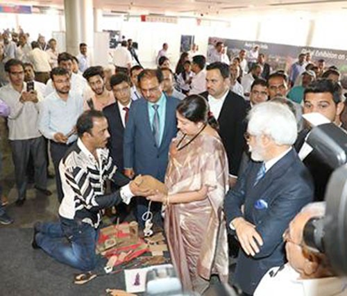 greater noida, crafts fair