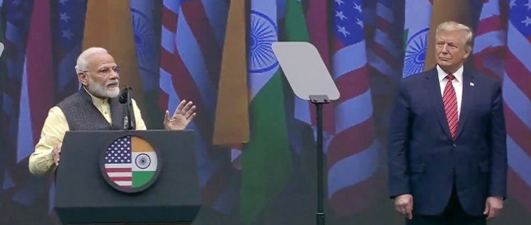 pm narendra modi and donald j trump in event howdy modi
