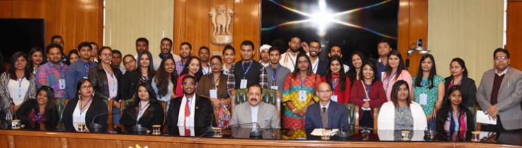 traveling youth from eight countries to know india