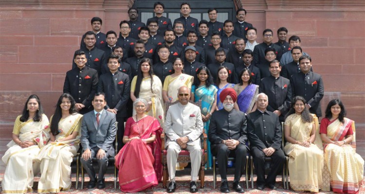 ram nath kovind with officers trainees
