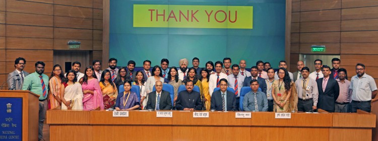 minister of state for defense distributed certificates to defense correspondents