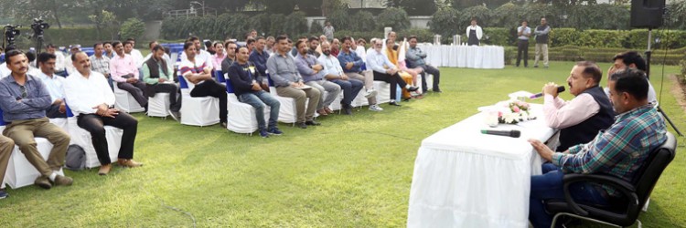 kashmiri teacher meets union minister of state, dr. jitendra singh