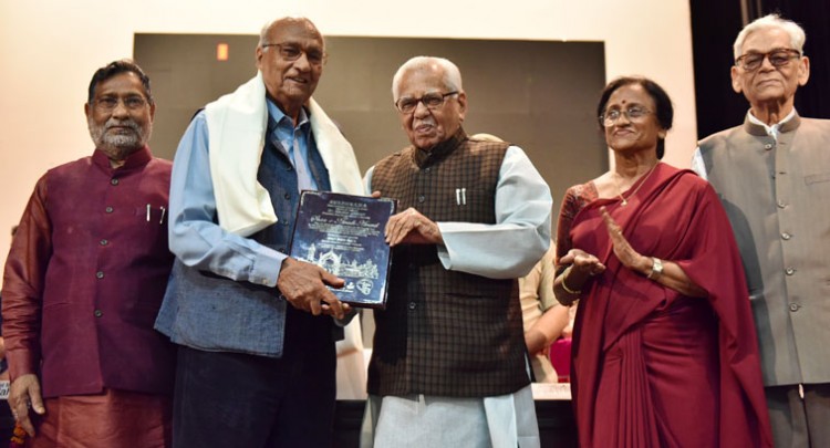 governor ram naik honors waqar-e-awadh award