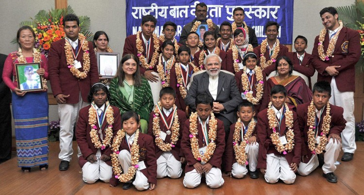 brave kids with maneka gandhi and pm modi