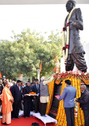 tribute to sardar in delhi lucknow and across the country