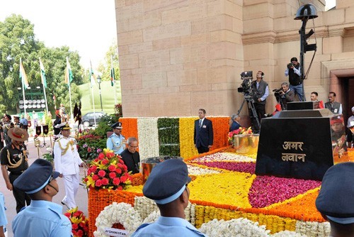 wreath at amar jawan jyoti