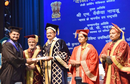 m. venkaiah naidu the convocation of lady hardinge medical college
