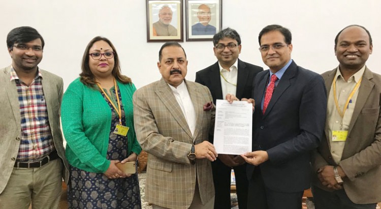 railway officials met the minister of state for personnel