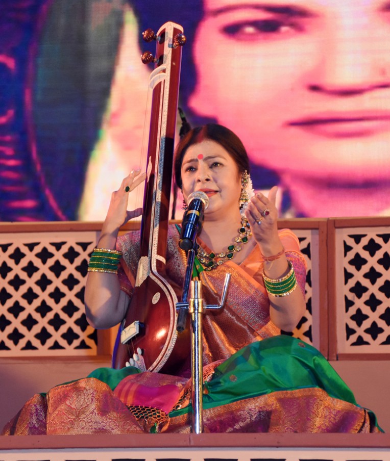 मालिनी अवस्थी की मनमोहक प्रस्तुतियां