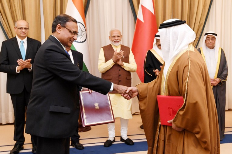 सहमति पत्रों का आदान-प्रदान