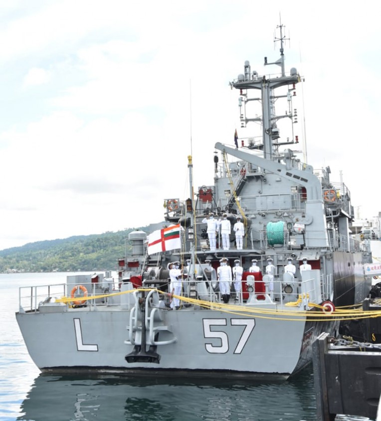 पोत एल-57 नौसेना में शामिल