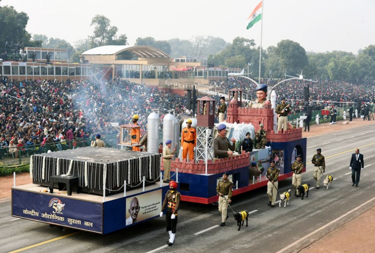 सीआईएसएफ की झांकी
