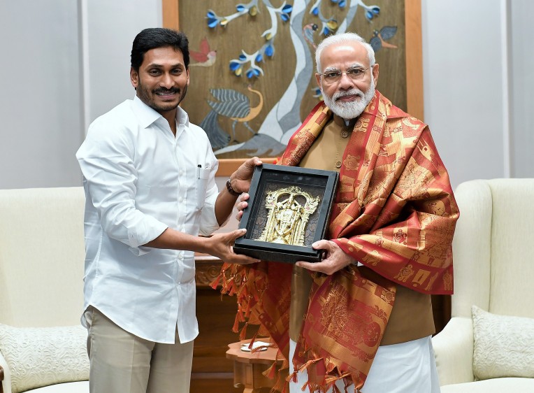 जगनमोहन रेड्डी प्रधानमंत्री से मिले