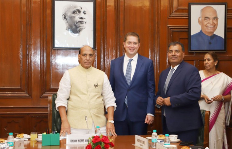 गृहमंत्री से मिले एंड्रयू शीर