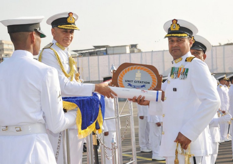 आईएनएस त्रिशूल को यूनिट प्रशस्ति पत्र