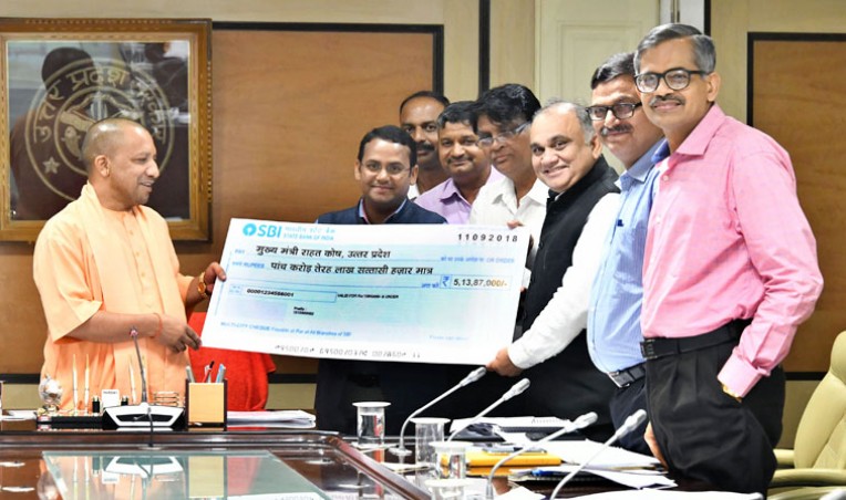 केरल के बाढ़ प्रभावितों को यूपी से भी मदद