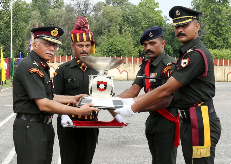 कैप्टन आशीष को मेजर लैशराम ट्रॉफी