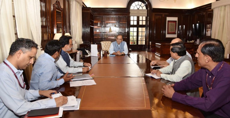 जेटली ने वित्त मंत्रालय का कार्यभार संभाला