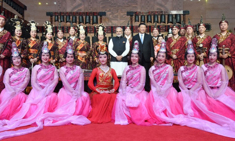 मोदी और जिनपिंग साथ-साथ