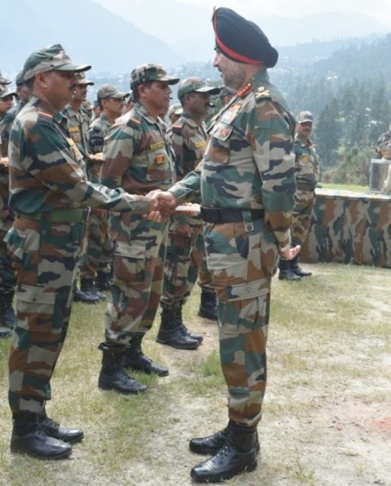 लेफ्टिनेंट जनरल का डोडा व किश्तवाड़ दौरा