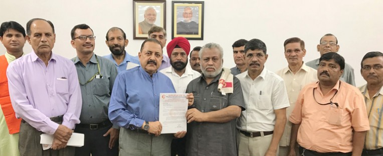 राज्यमंत्री को भारतीय मजदूर संघ का ज्ञापन