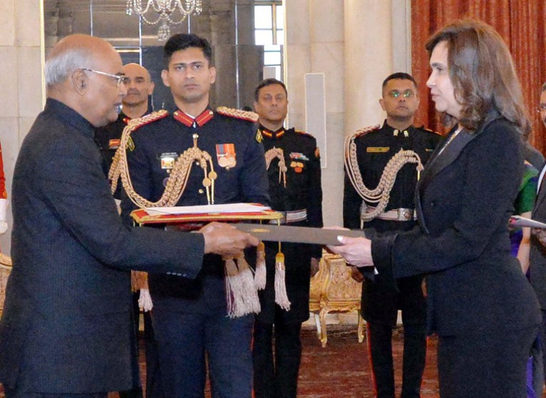 मिस्र की राजदूत का परिचय