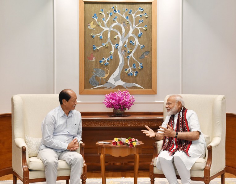 नागालैंड के मुख्यमंत्री और नरेंद्र मोदी