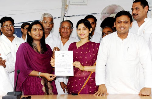 सेल्वा कुमारी जे, डिंपल, अखिलेश यादव-selva kumari j, dimple, akhilesh yadav