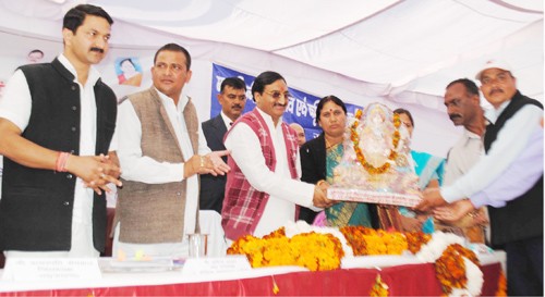 विकास मेले में निशंक-nishank in development fair